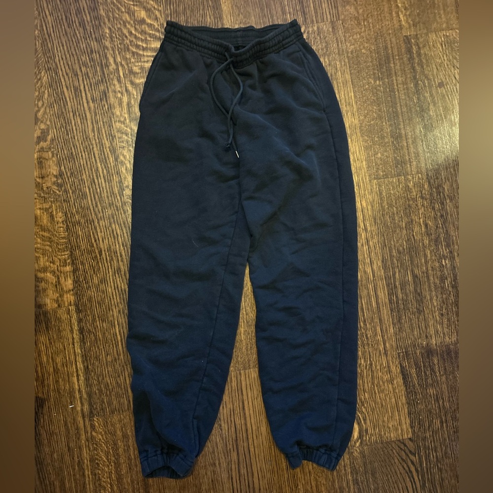 Uniqlo black sweatpants